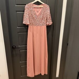 Embroidered Sequin V-Neck Evening Dress in Blush Pink size 6